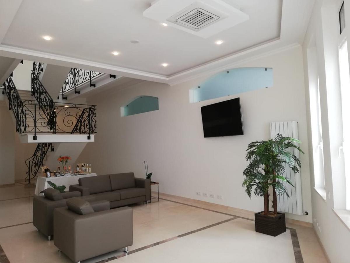 Bowen, Luxury Suites Lagos Extérieur photo